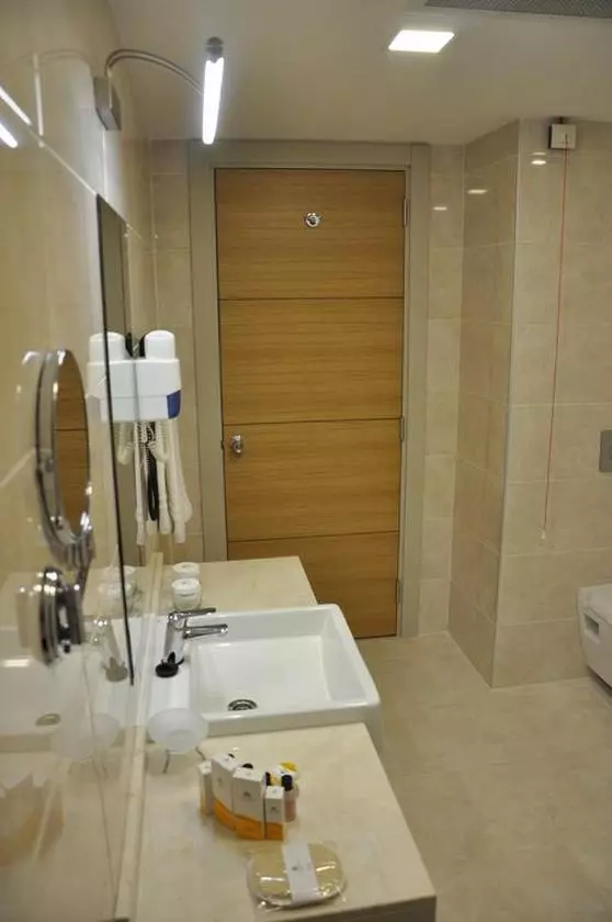 grand itimat denizli hotel bathroom (Copy).jpg